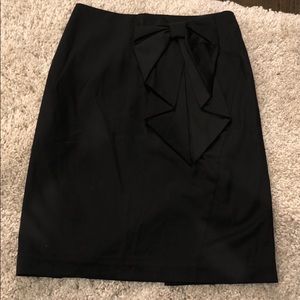H & M dressy black pencil skirt with side bow